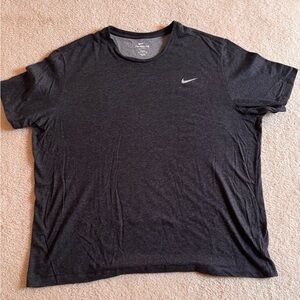Men’s Nike Dri Fit short sleeve t shirt